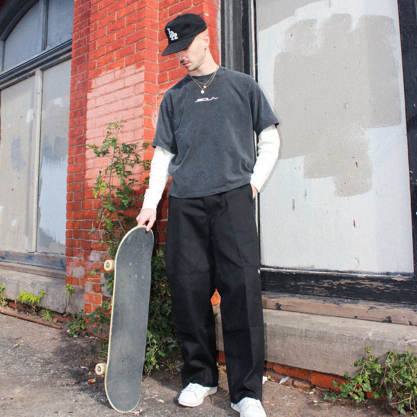 002 Essential T-Shirt - Off-Black