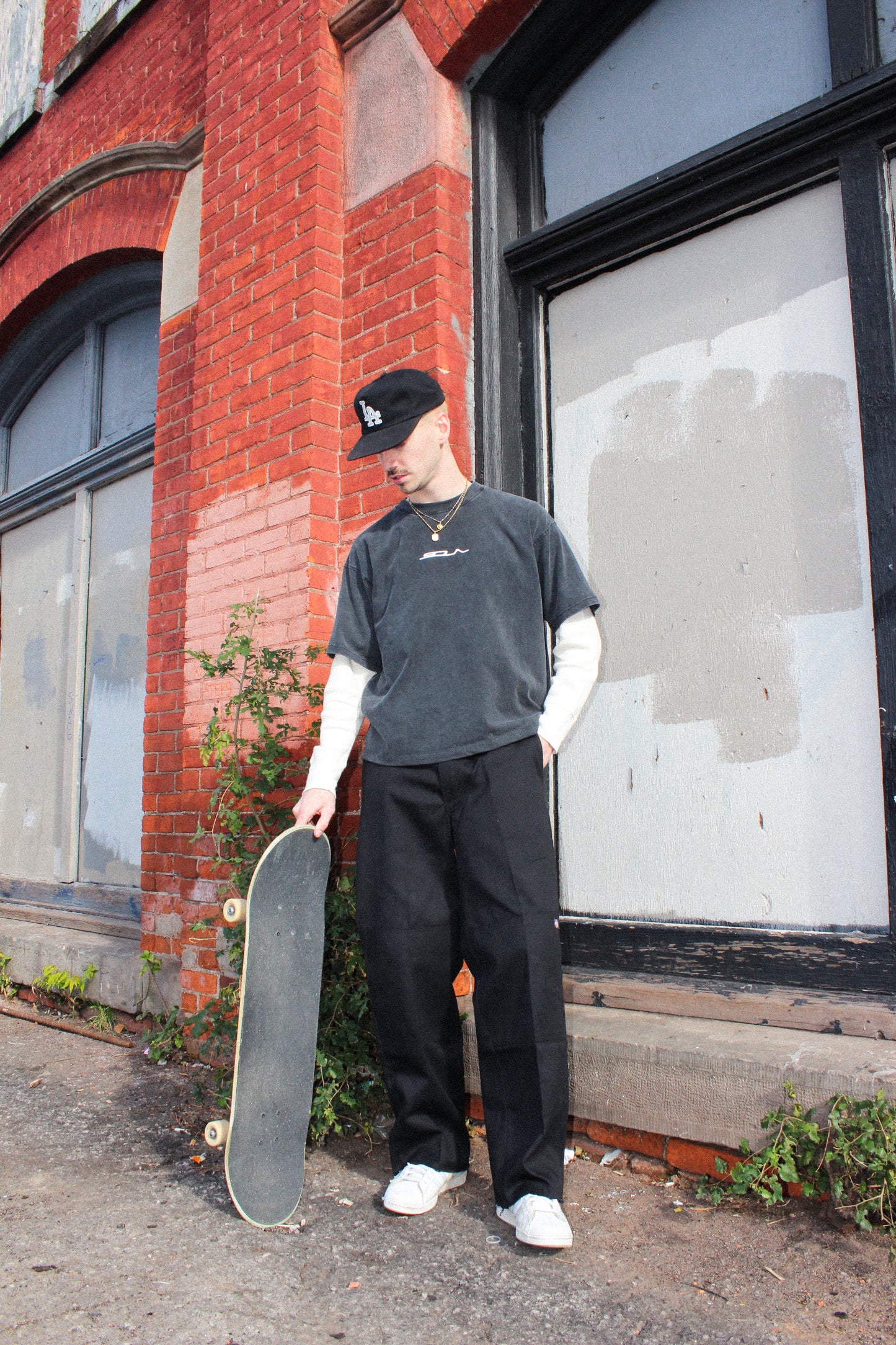 002 Essential T-Shirt - Off-Black