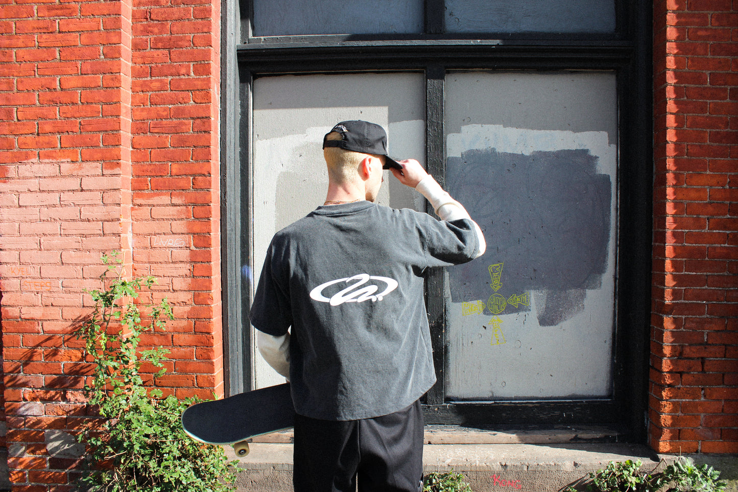 002 Essential T-Shirt - Off-Black